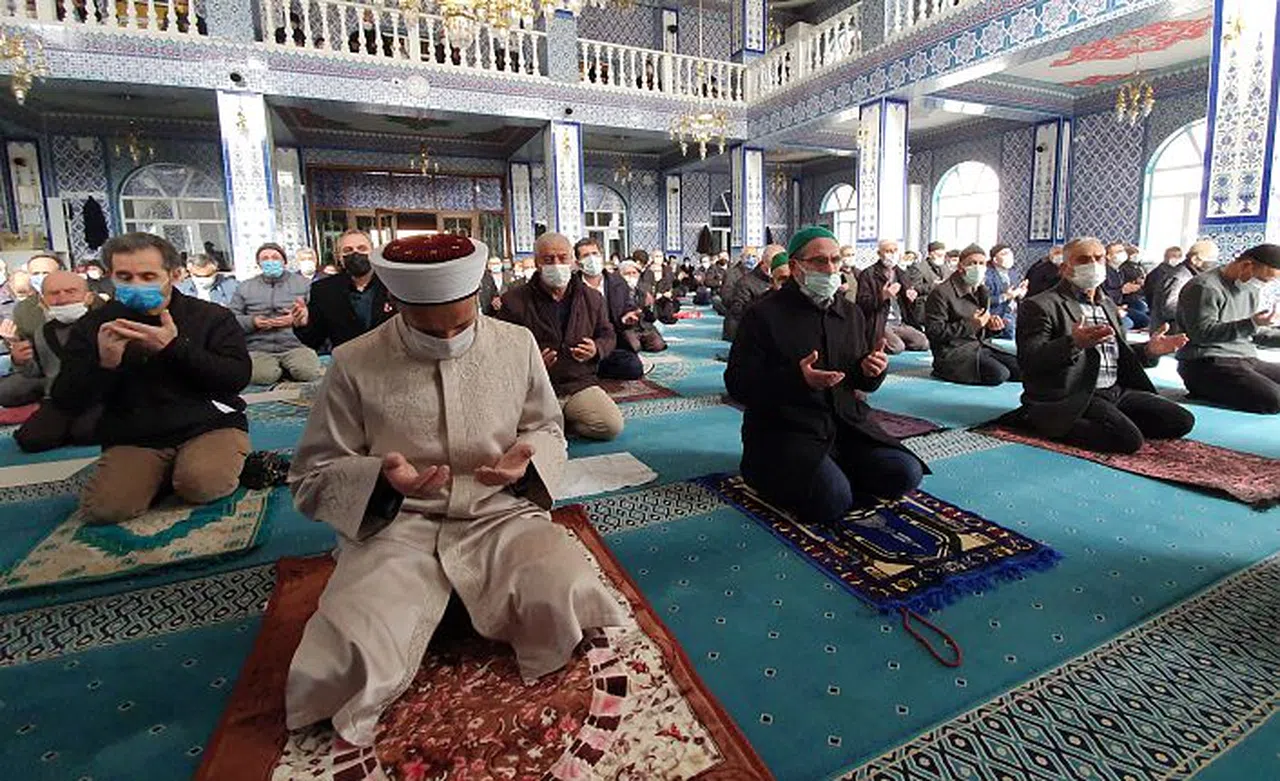 Gümüşhane'de eller "Allah'ım bize yağmur ver" duasıyla semaya açıldı