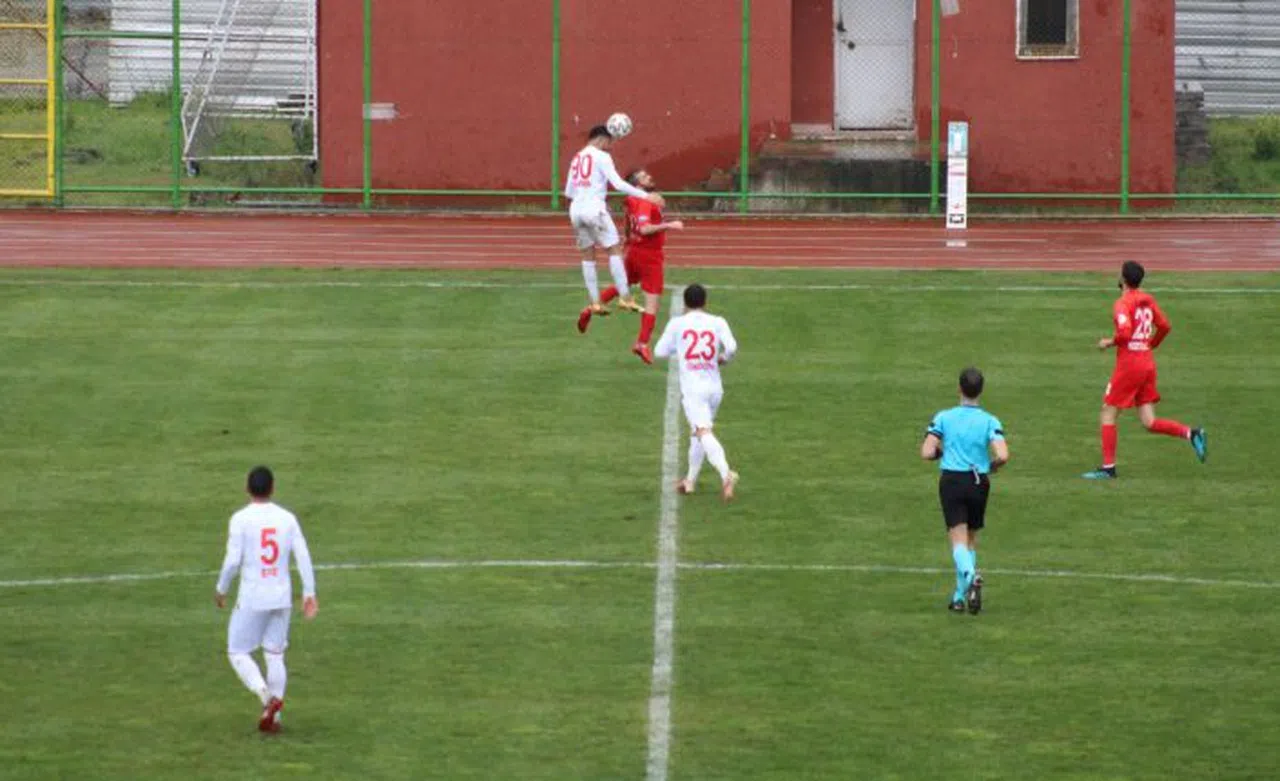 Gümüş kömürden bir puan aldı: 1-1