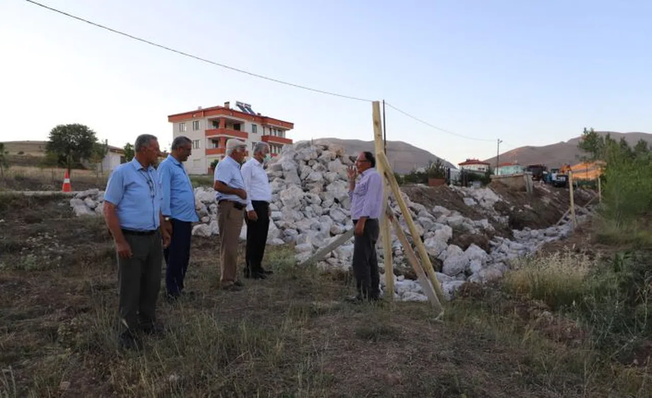 Kelkit Belediyesinin yol çalışmaları devam ediyor
