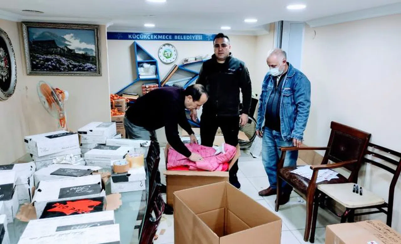 GİYAD ‘Çocuklarımız Üşümesin’ diyerek mont ve ayakkabı gönderdi