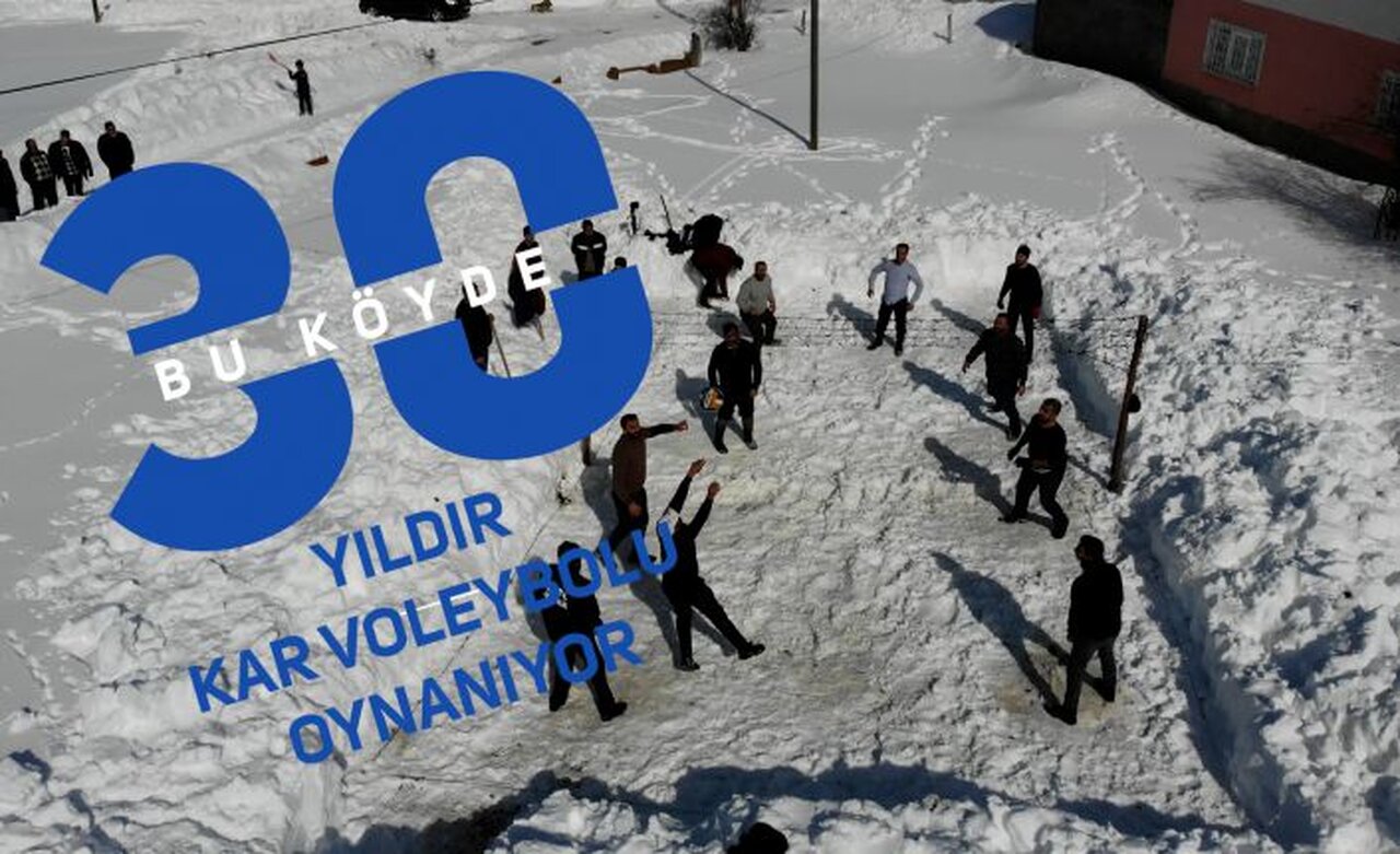 Bu köyde 30 yıldır kar voleybolu oynanıyor