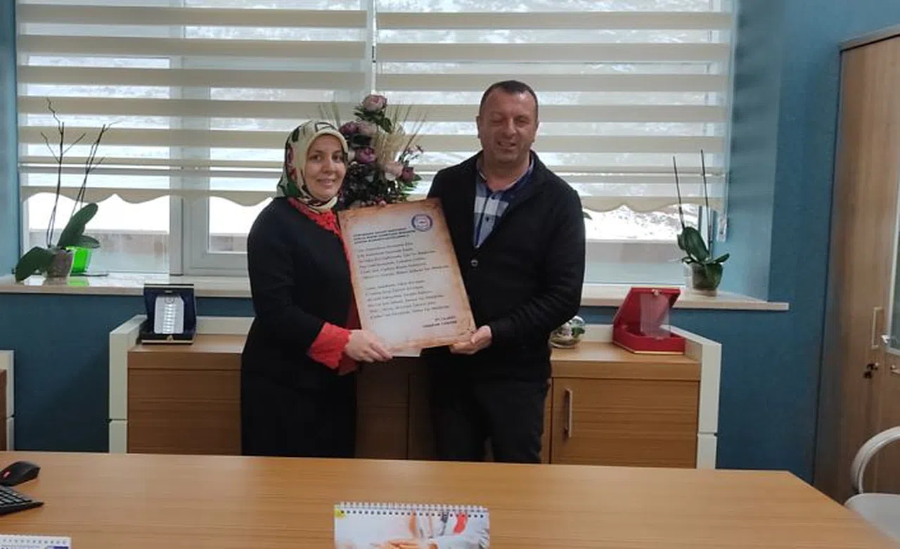 Tuncer’den hastane yöneticisine akrostiş şiir