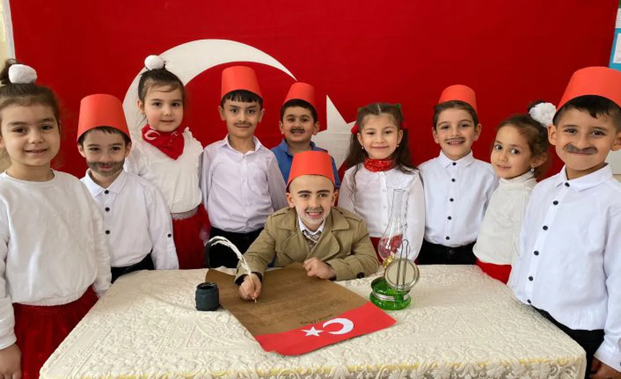 Minik öğrencilerden muhteşem gösteri