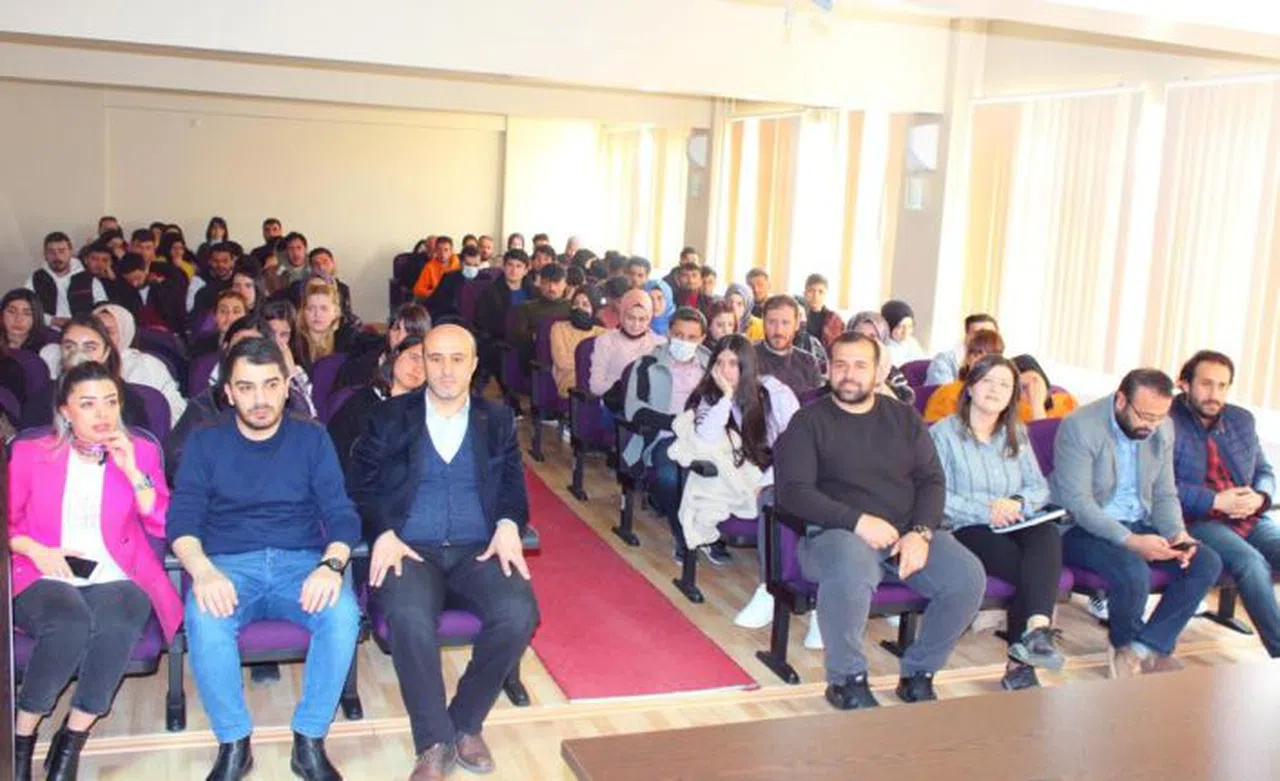 Köse’de “Öfke Yönetimi” ve “Hayat Arkadaşımı Nasıl Seçerim?” temalı eğitim verildi