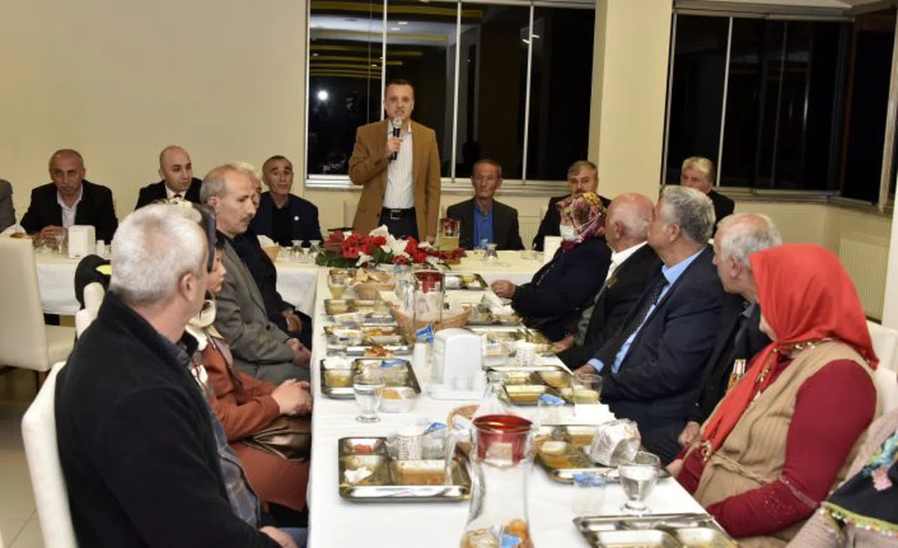 Vali Taşbilek Kürtün’de şehit aileleri, gaziler ve muhtarlarla iftar programında buluştu