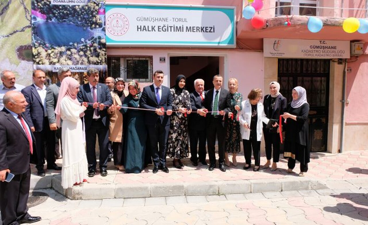 Torul’da el emeği göz nuru eserler görücüye çıktı