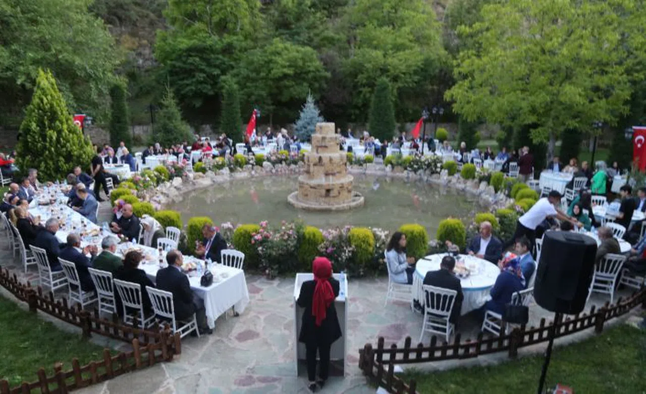 Gümüşhane’de şehit aileleri ve gaziler onuruna yemek programı düzenlendi