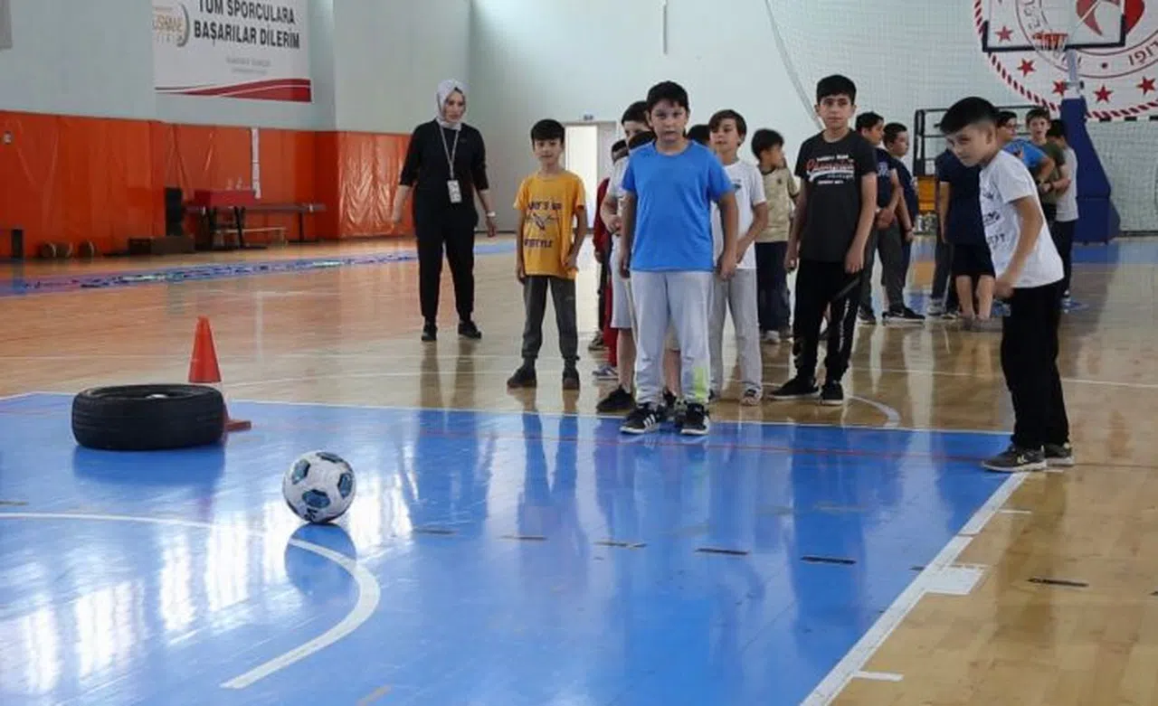 Çocuklar önce Kuran-ı Kerim eğitimi alıyor, sonra spor yapıyor