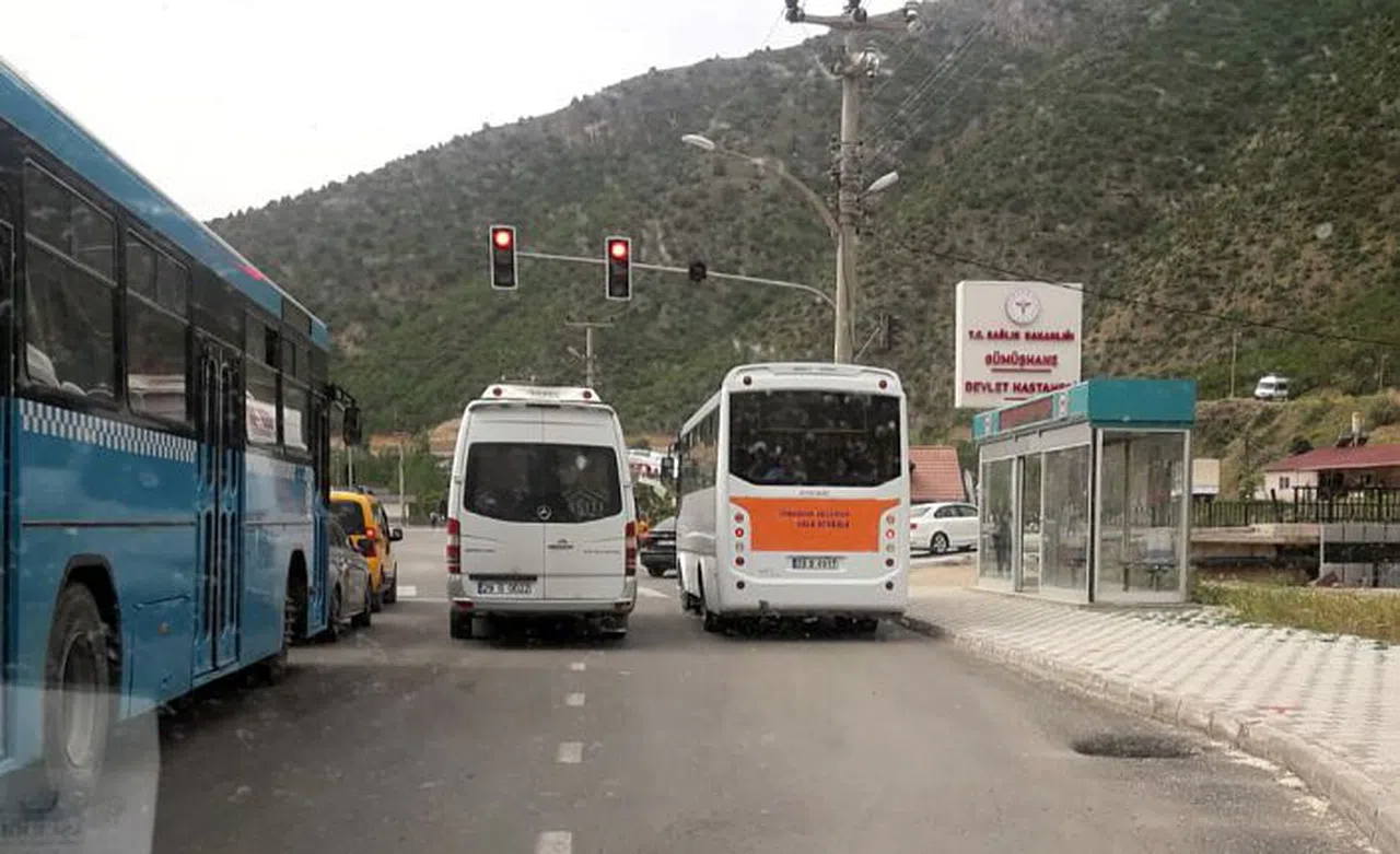 Demir: 50 bin nüfuslu şehirde İstanbul trafiği yaşıyoruz