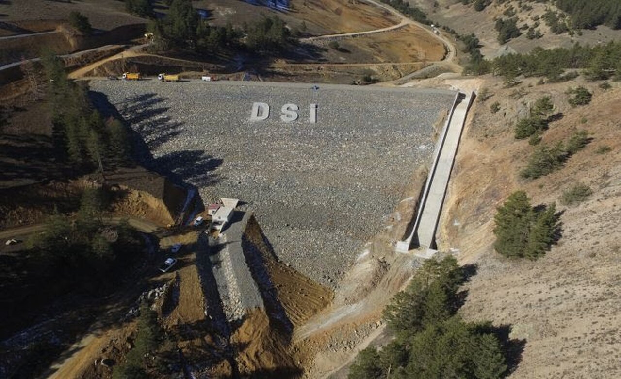 Gölet etrafındaki balçığa batan 15 yaşındaki kız çocuğu kurtarılamadı