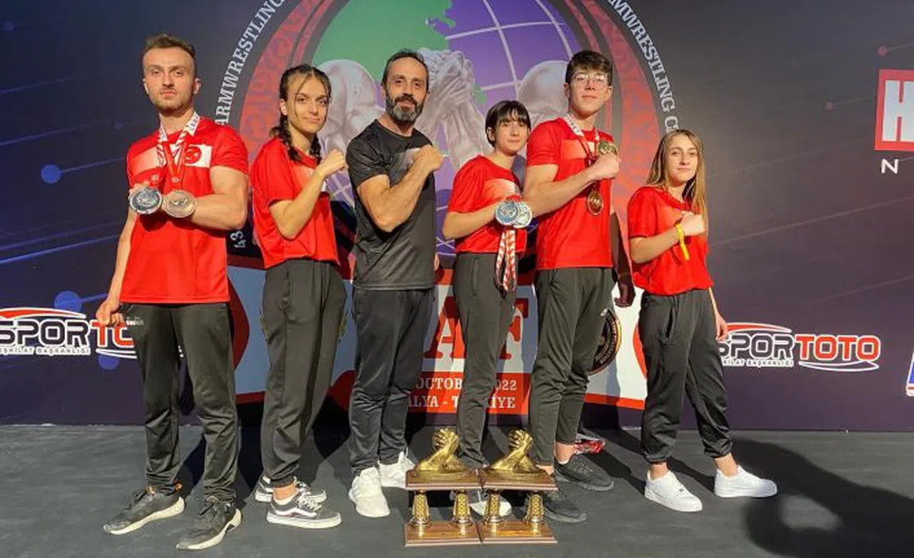 Bilekçilerimiz dünyanın bileğini bükmeye devam ediyor