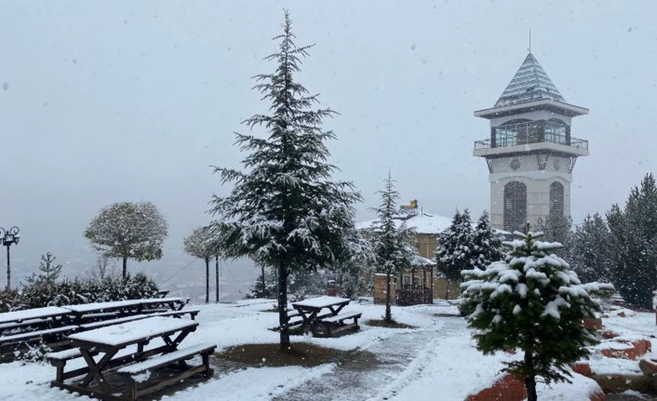 Gümüşhane’nin yükseklerinde kar yağışı başladı