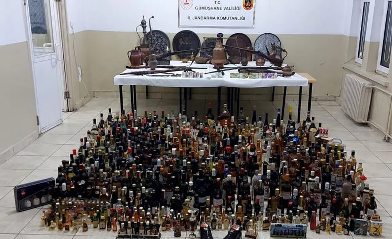 Şiran’da kaçak içki ve tarihi eser yakalandı