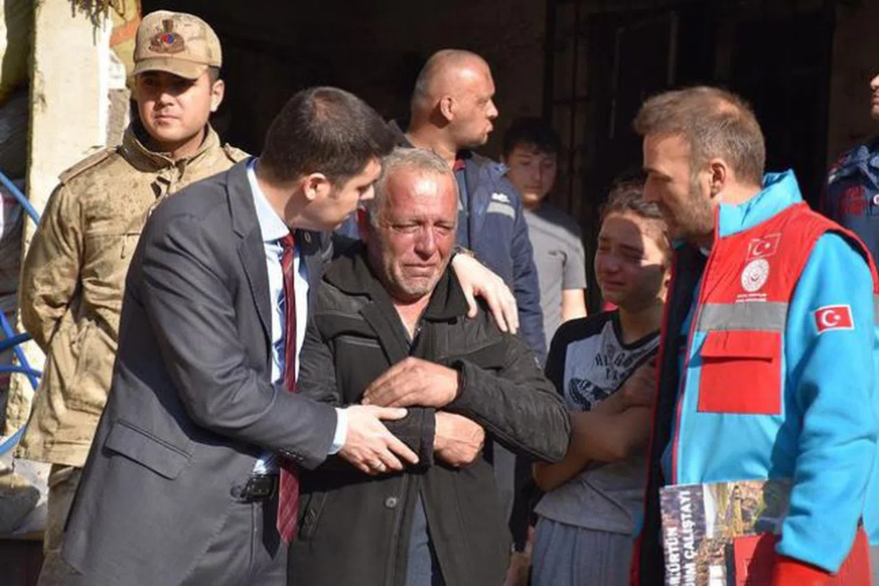 Çakmakla oynayan çocuğun çıkardığı yangın evi kullanılmaz hale getirdi