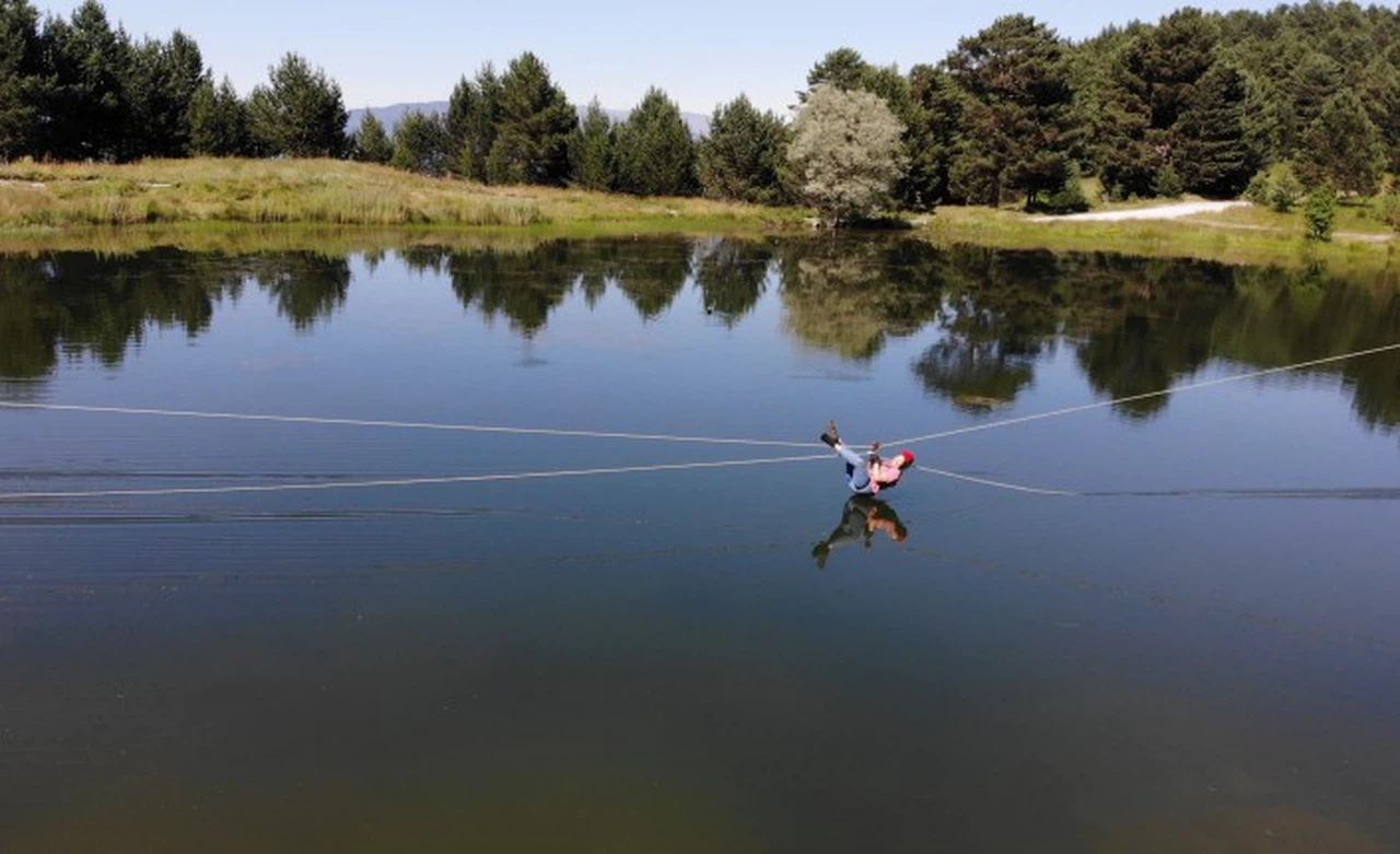 Altınpınar Gölü üzerinde arama kurtarma eğitimi aldılar