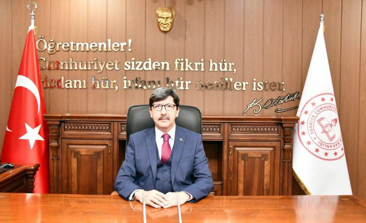 Milli Eğitim Müdürü Yalçın'ın anne acısı