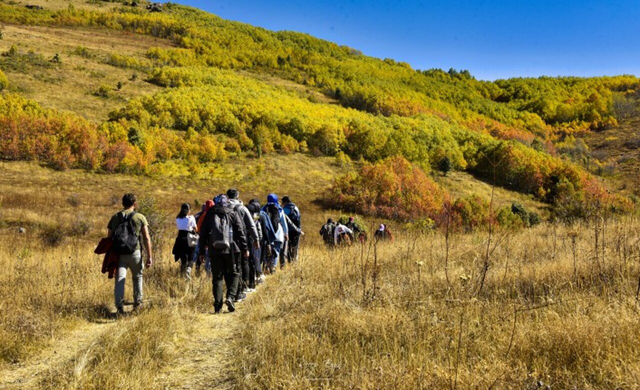 Gümüşhane'de doğa tutkunları sonbaharın keyfini çıkarıyor