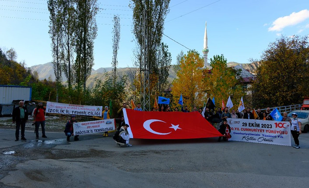 İzci ve dağcılar 100. yılı Zigana’da kutladı