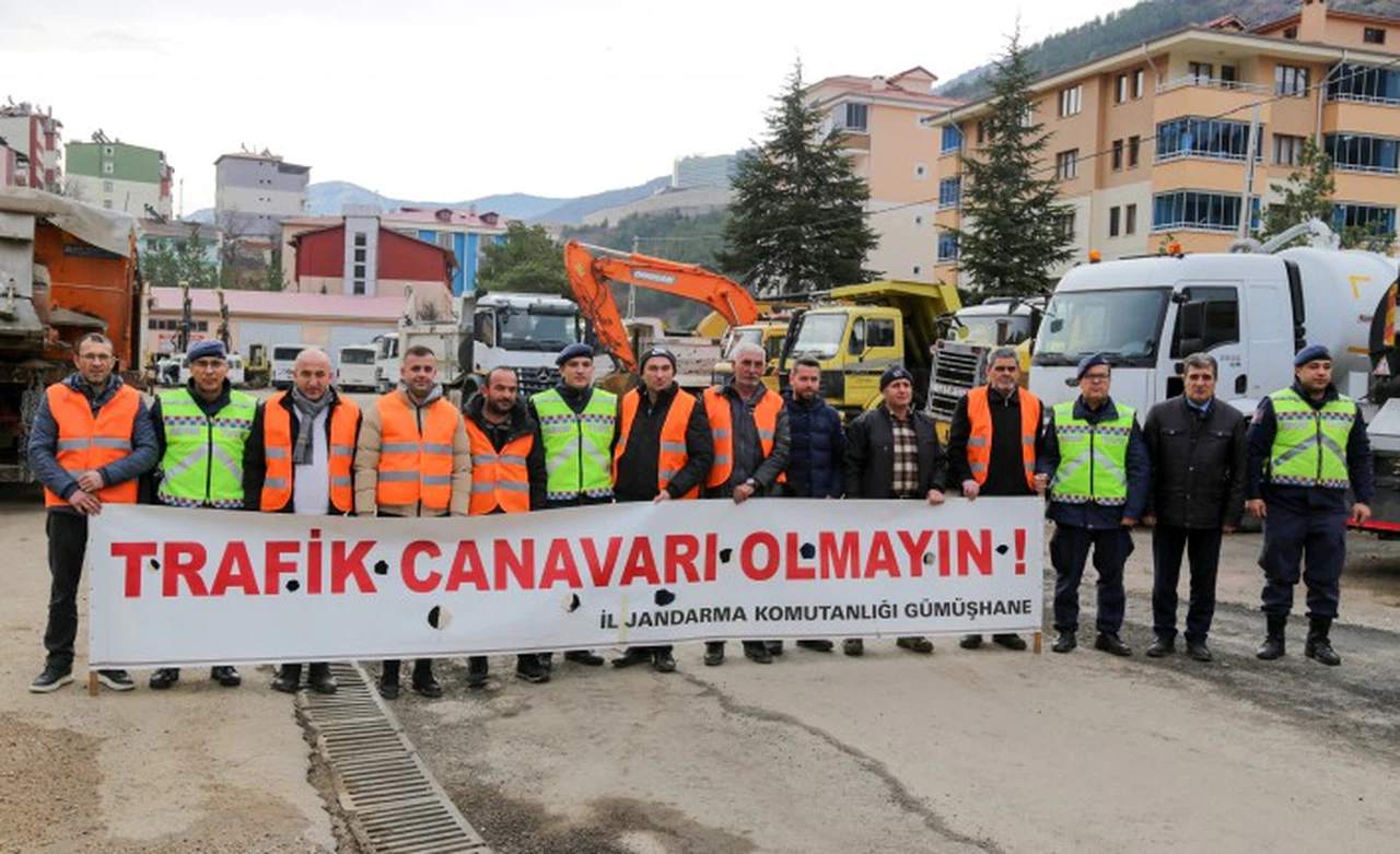 Jandarma’dan Özel İdare personeline trafik güvenliği eğitimi