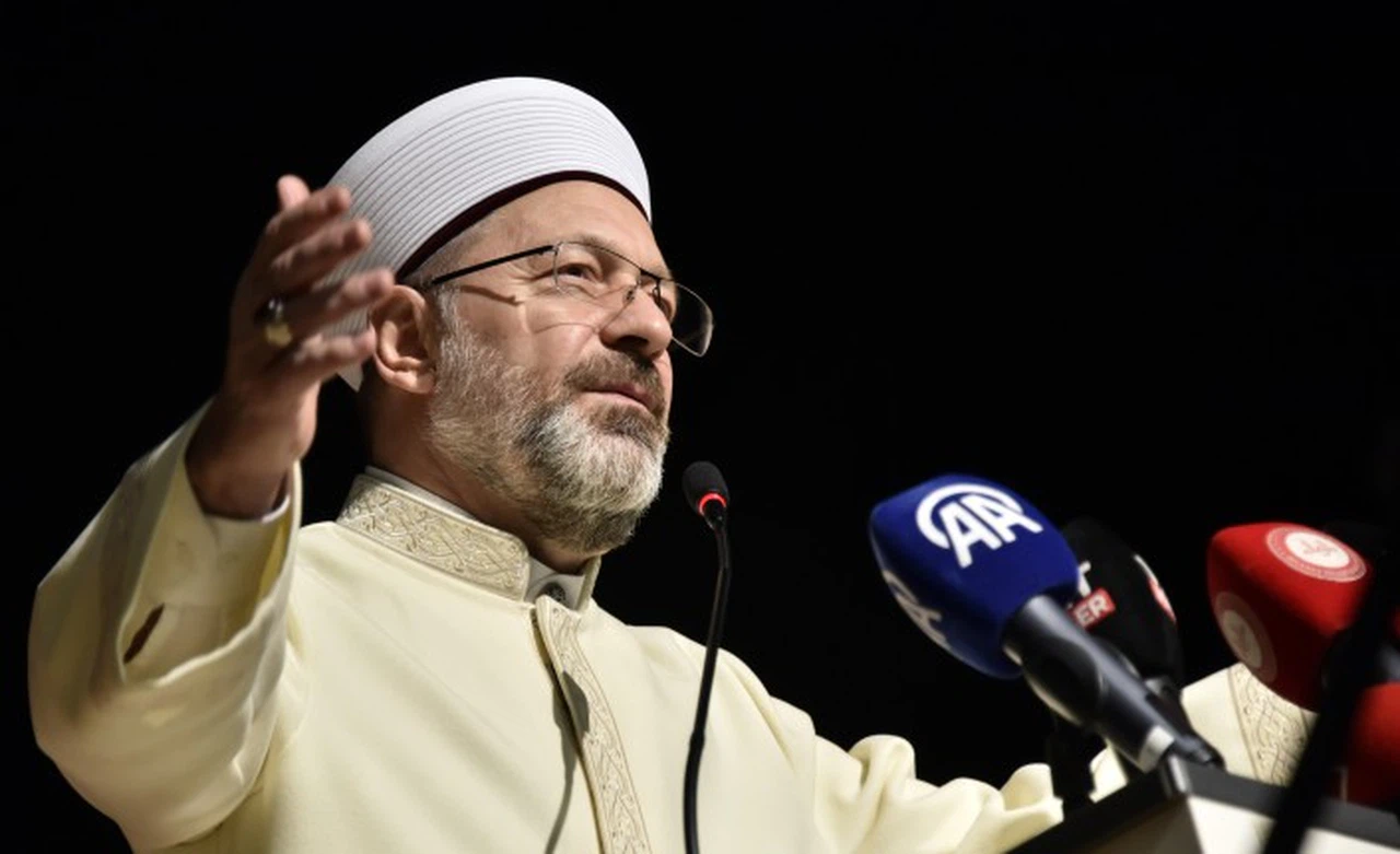 Erbaş’tan gençlere: Ne yapıyorsanız en iyisini yapın