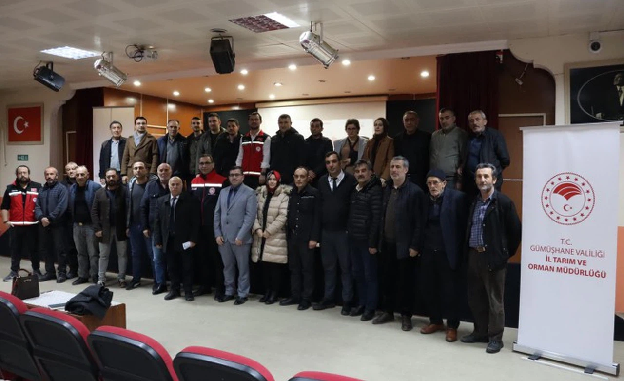 Kelkit ve Köse’de üreticilere nohut ve kuru fasulye eğitimi