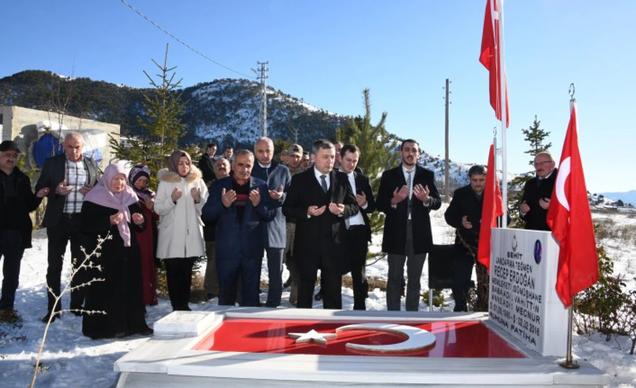 Vali Tanrısever’den köy ve şehit ailesi ziyareti