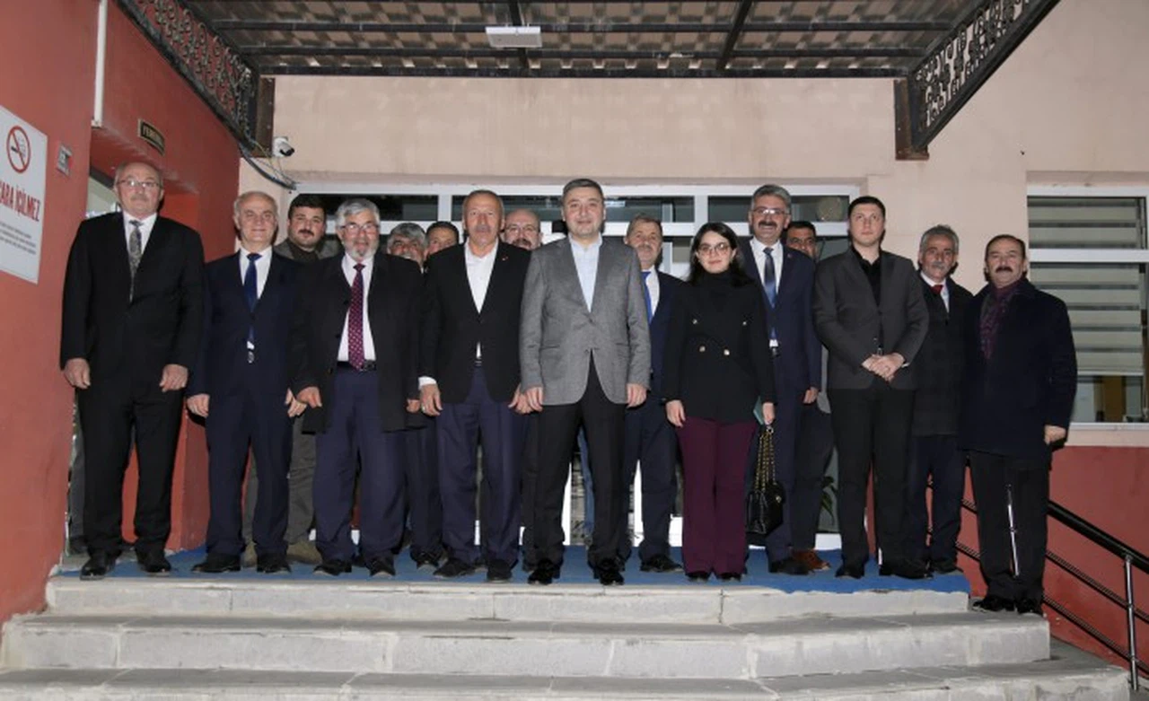 Vali Tanrısever İl Genel Meclisi üyeleri ve İl Özel İdaresi’nin emekçileriyle iftar yaptı