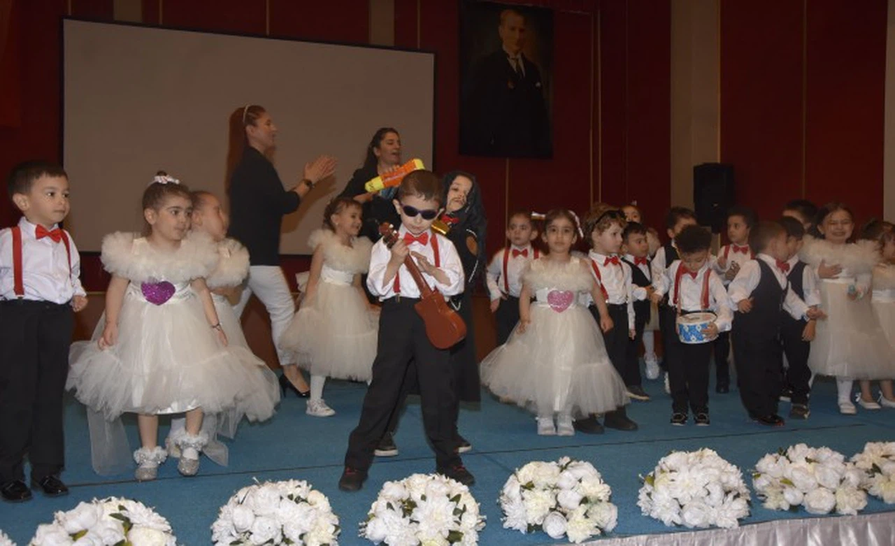 Özel Nagihan gündüz bakım evinden görkemli 23 Nisan kutlaması