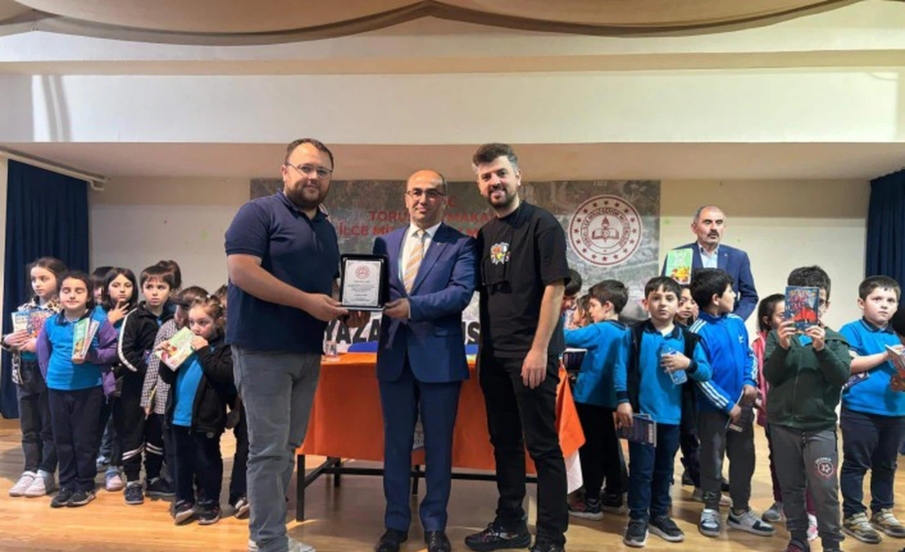 Yazar Mert Arık Torul’da öğrencilerle buluştu