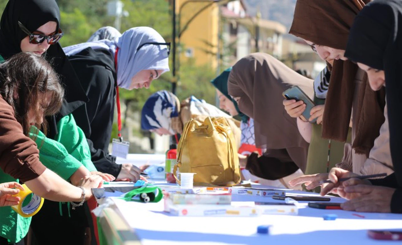 Gümüşhane'de "Filistinli Çocuklar için çiz" etkinliği düzenlendi