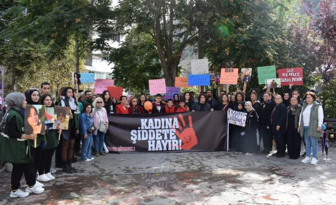Gümüşhane’de kadın ve çocuk cinayetlerine dur demek için yürüyüş düzenlendi