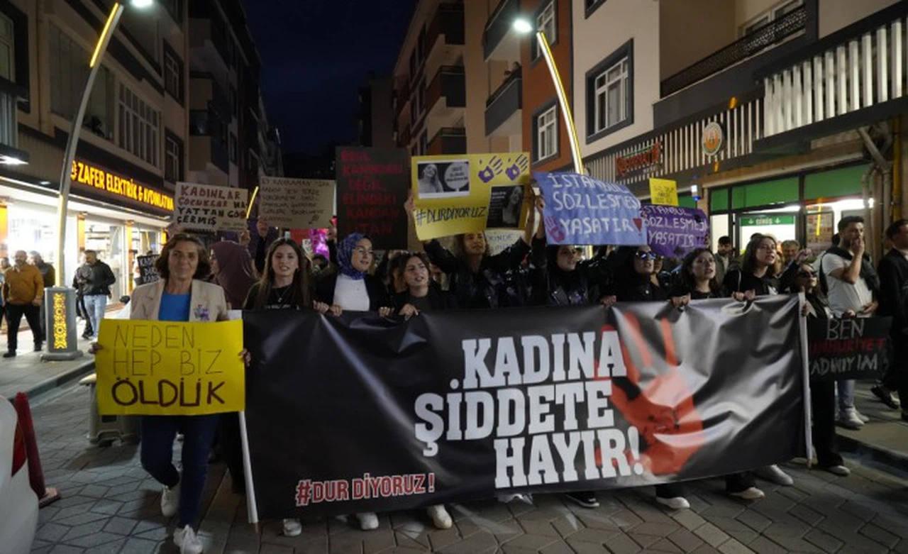 Gümüşhane’de kadınlar şiddete dur demek için yürüdü