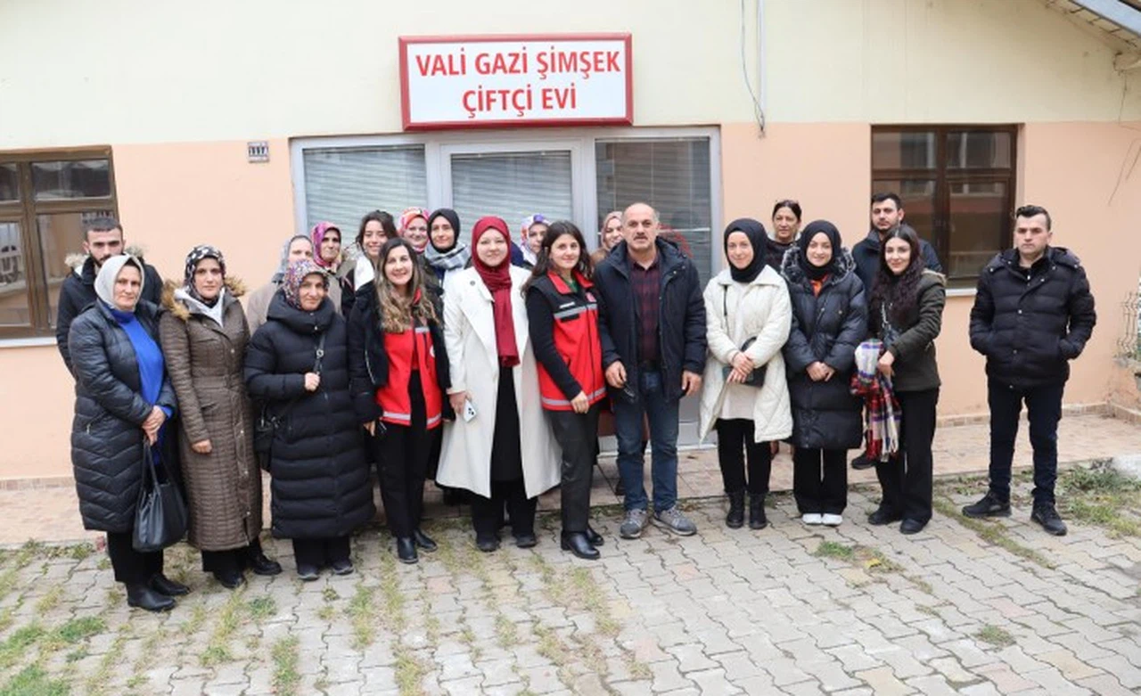 Gümüşhane’de okul kantini ve yemekhane personeline hijyen eğitimi verildi