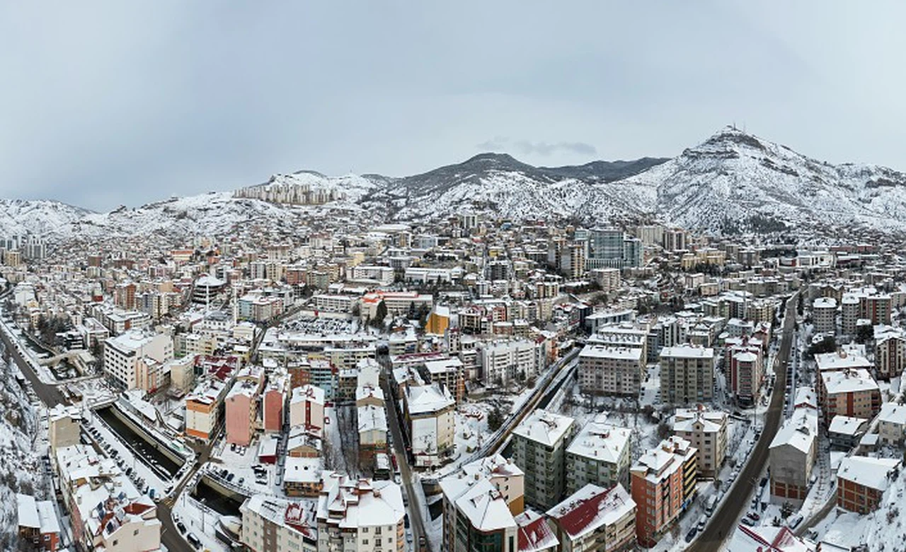 Gümüşhane’ye kış geri dönüyor! Fırtına, kar ve 15 derecelik sıcaklık düşüşü bekleniyor