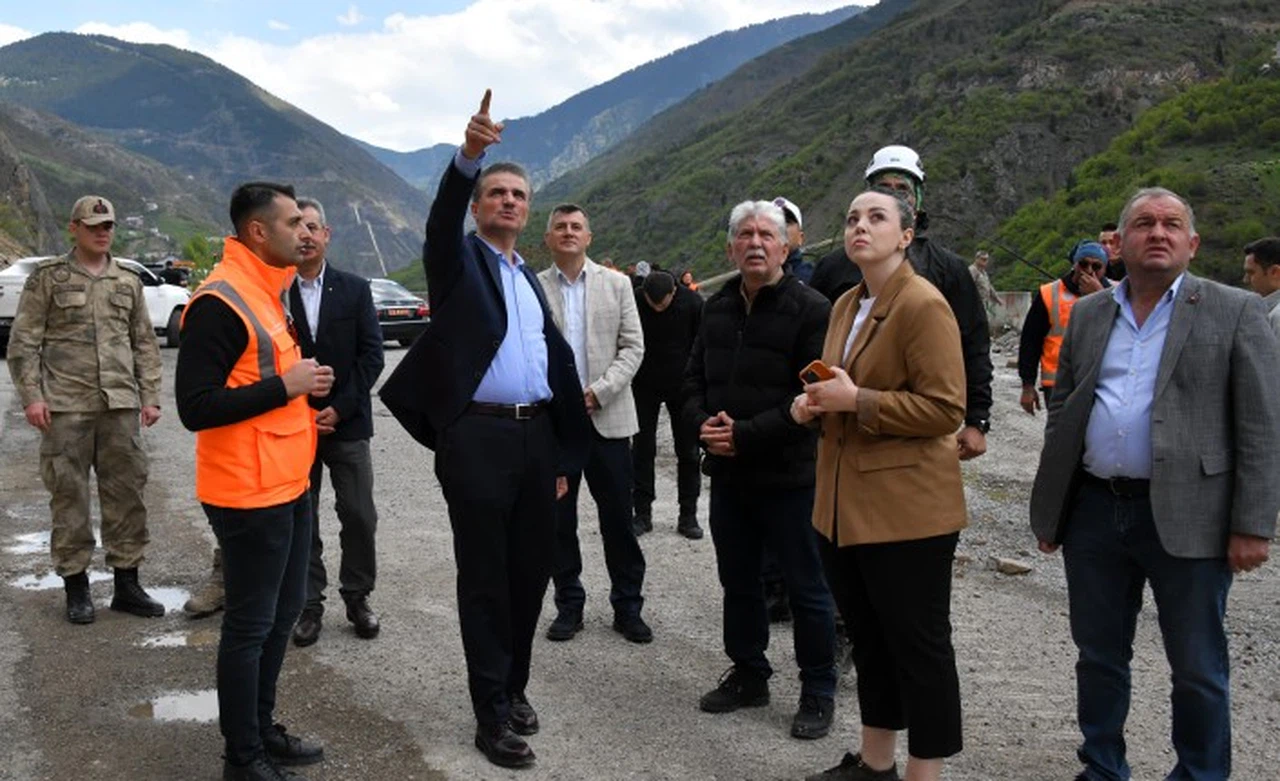 Vali Baruş: Risk bitmeden yol trafiğe açılmayacak