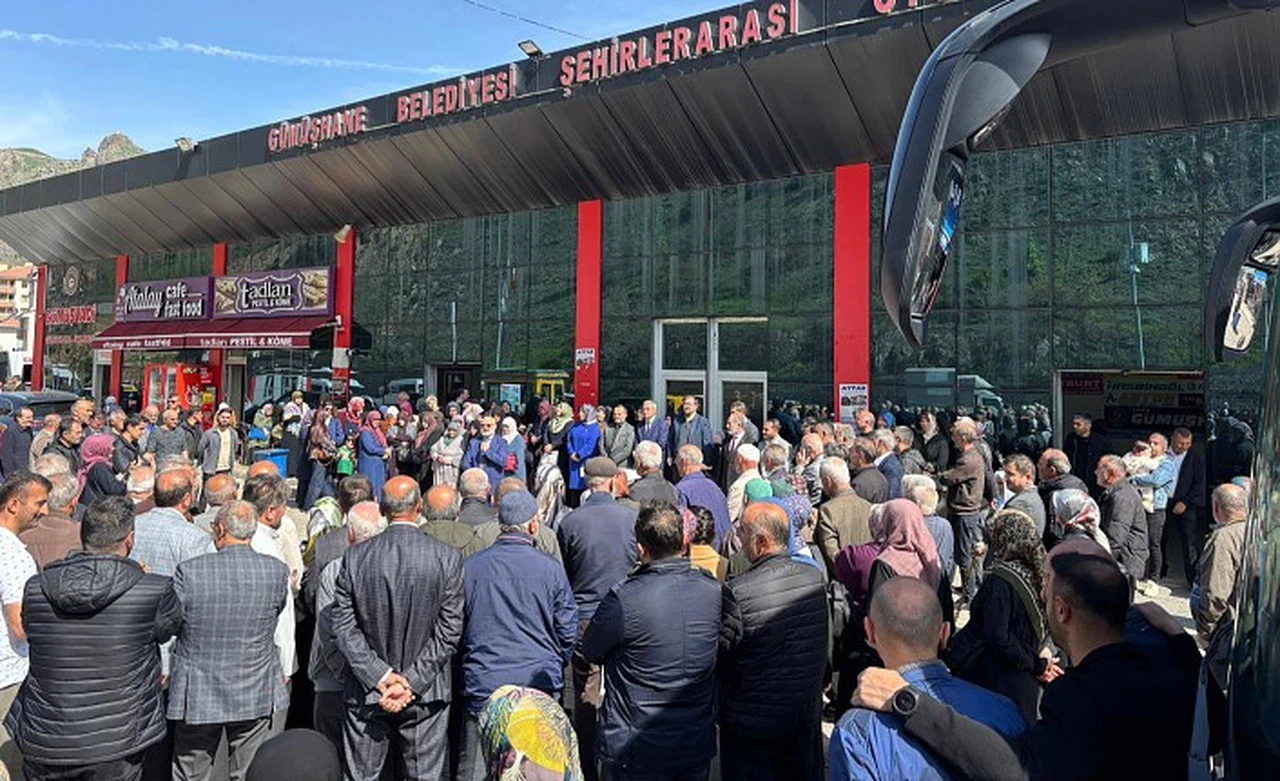 Hacı adayları kutsal topraklara dualarla uğurlandı