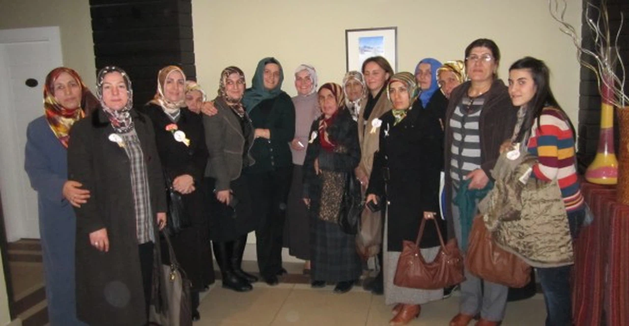 AK Parti İl Kadın Kolları, Erzurum Bölge Toplantısına Katıldı