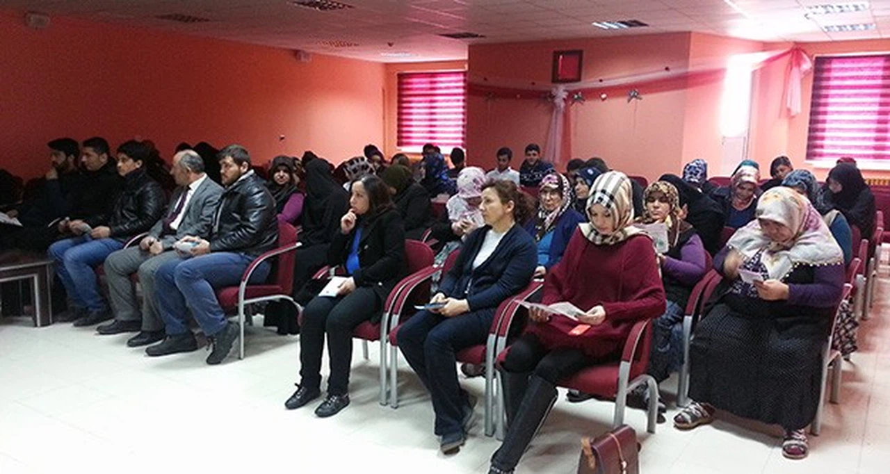 Kelkit’te kursiyerlere verem anlatıldı