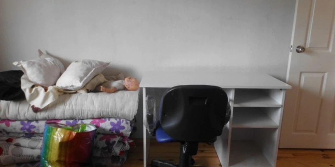 Kürtün'de İhtiyaç Sahibi Öğrencilere Ders Çalışma Masası ve Koltuk Dağıtıldı