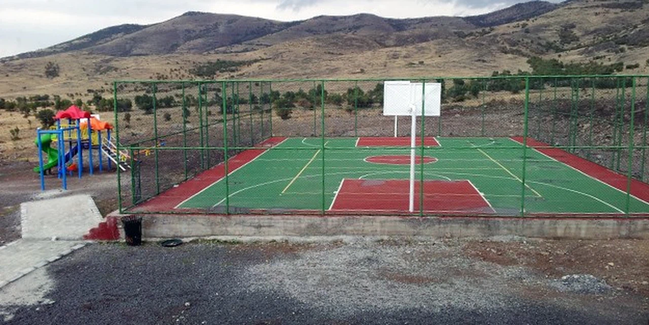 Şiran'da 16 Köye Çocuk Parkı, 4 Köye Semt Sahası Yapılıyor