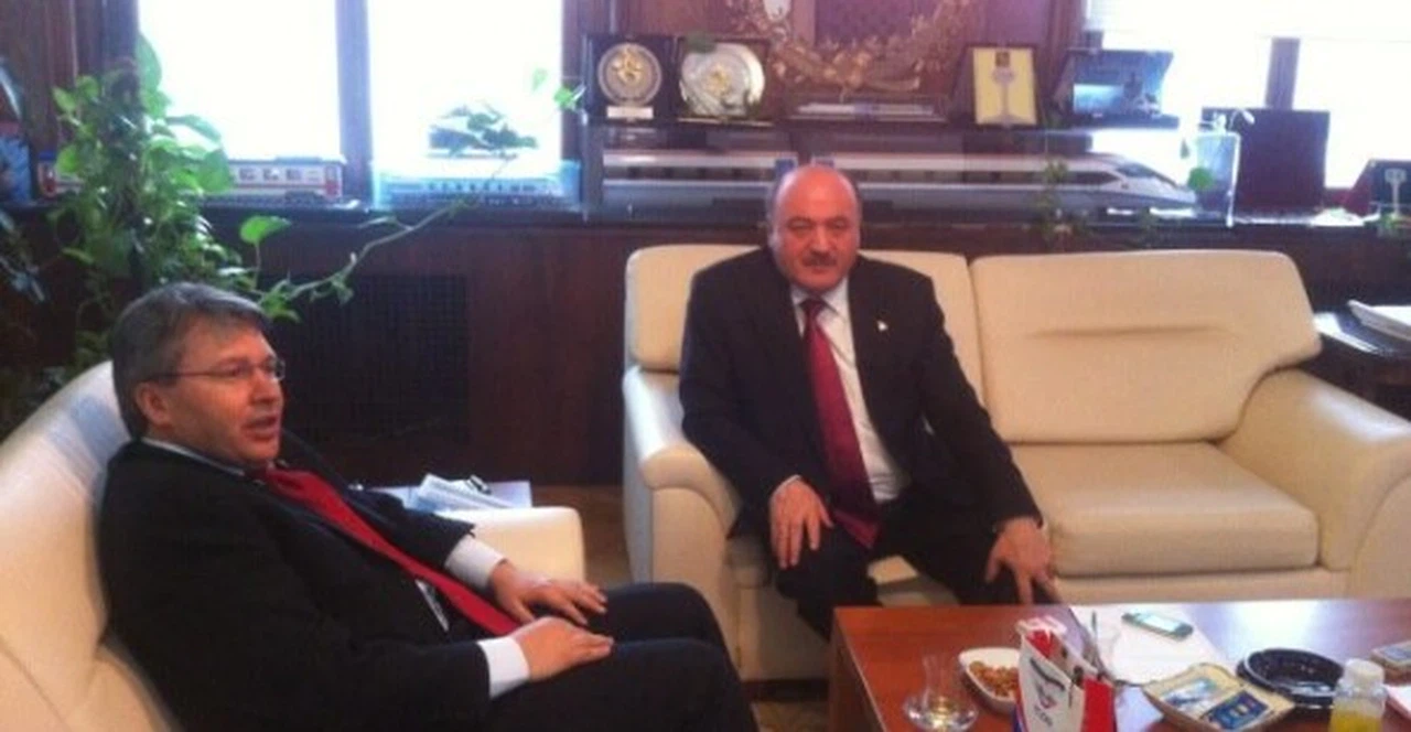 Üstün, Karaman'la Görüştü