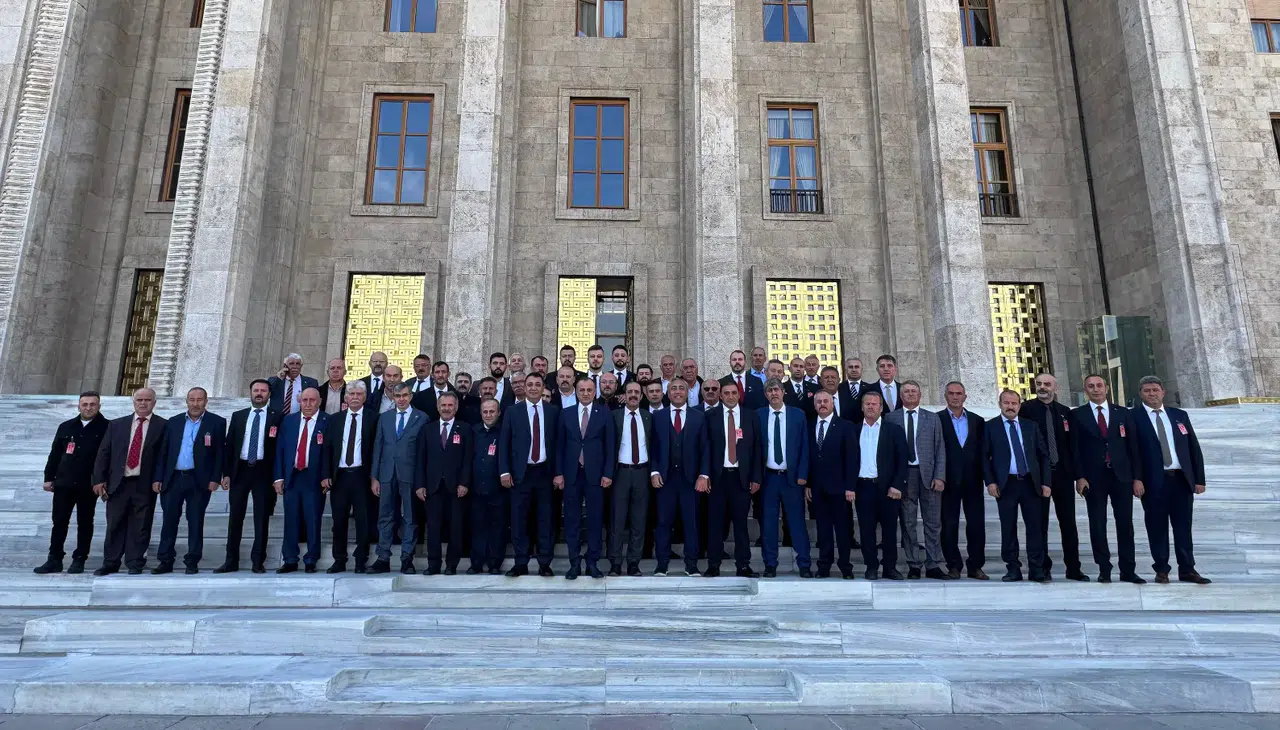 MHP Gümüşhane Teşkilatı TBMM grup toplantısında gövde gösterisi yaptı