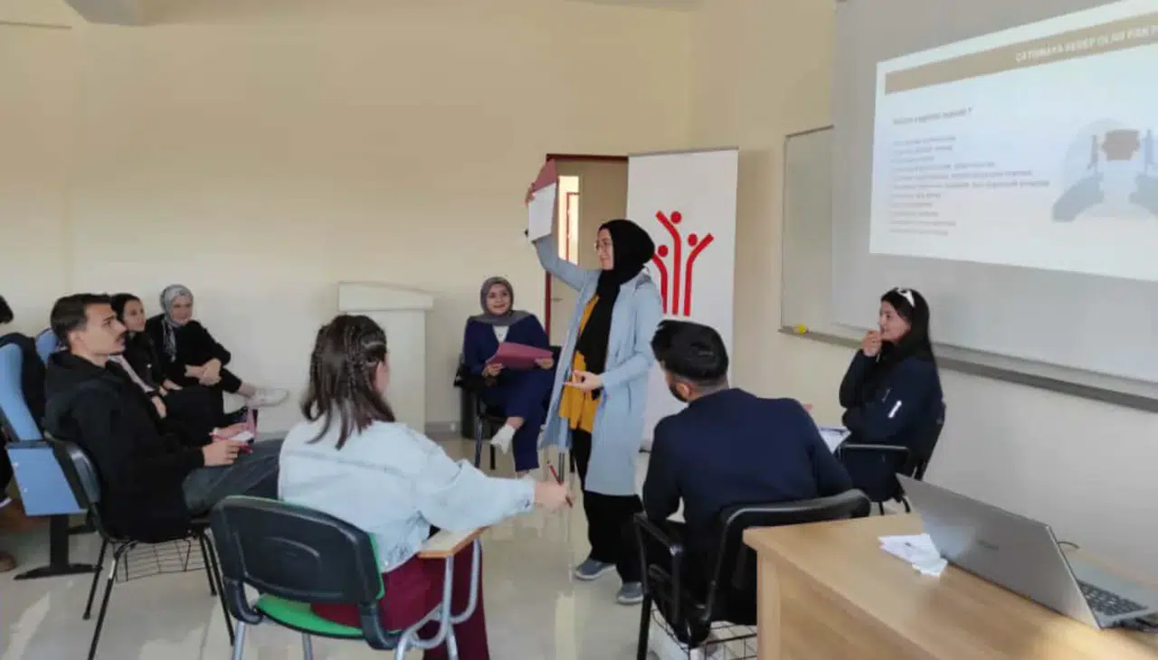 Şiran'da üniversite öğrencilerine 2 önemli eğitim