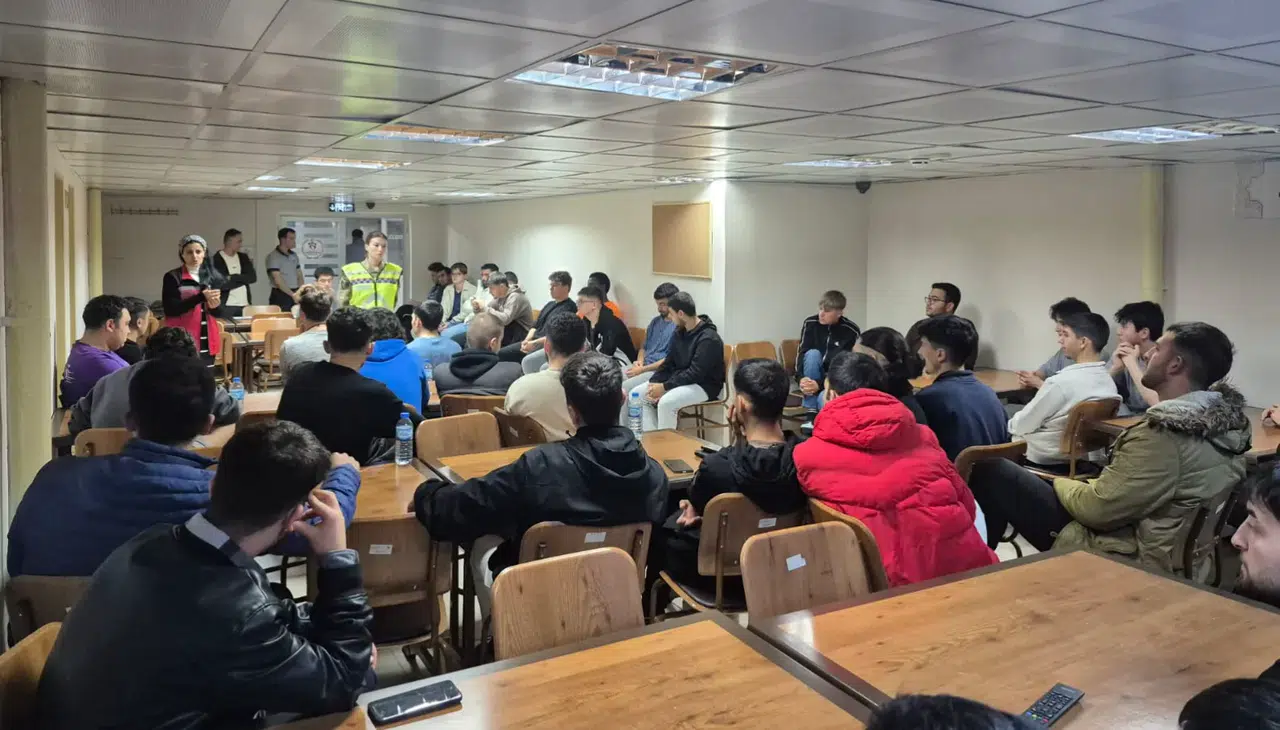 Gümüşhane'de KYK Yurtlarındaki öğrencilere KADES eğitimi