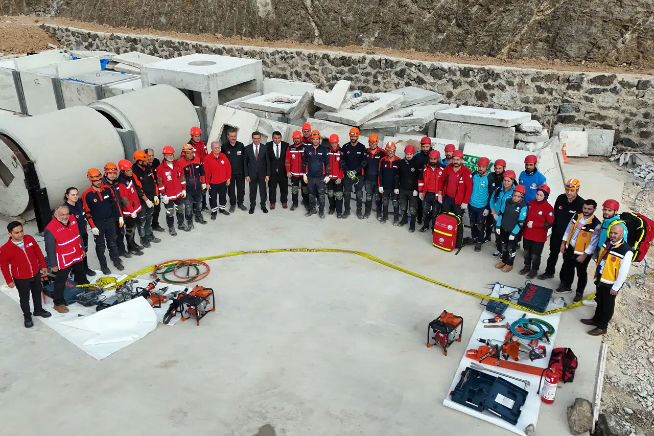 Gümüşhane'de gerçeğini aratmayan deprem tatbikatı