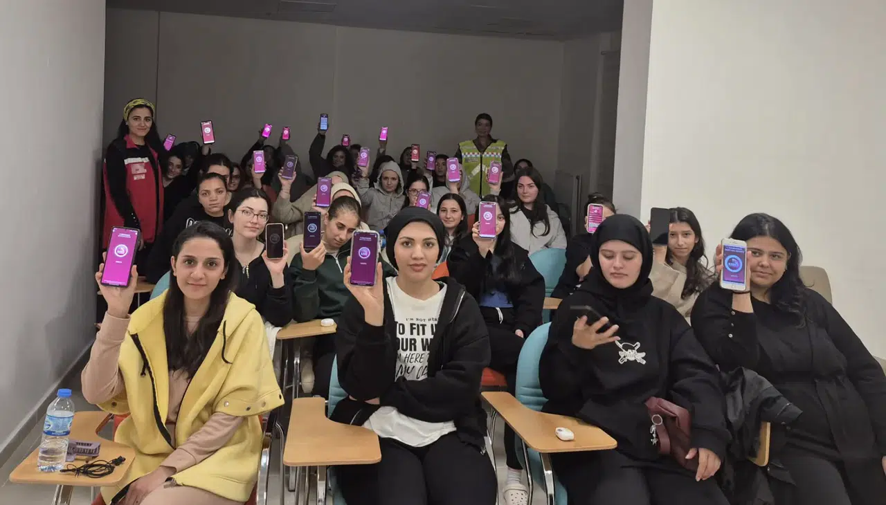 Üniversiteli gençlere farkındalık eğitimi