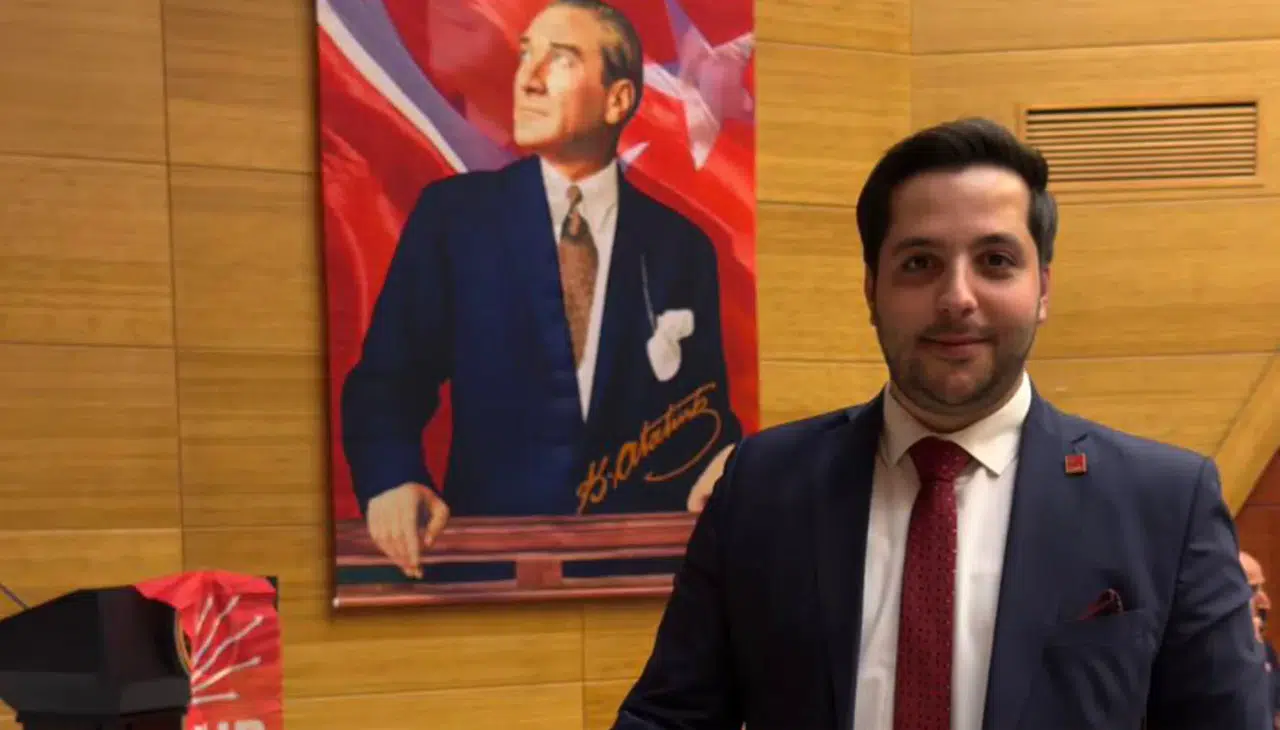 CHP'de Özgür Deniz Demir güven tazeledi