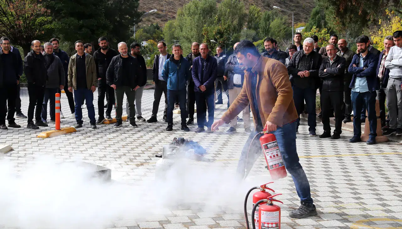 GÜ’de yangın söndürme eğitimi ve tatbikatı gerçekleştirildi