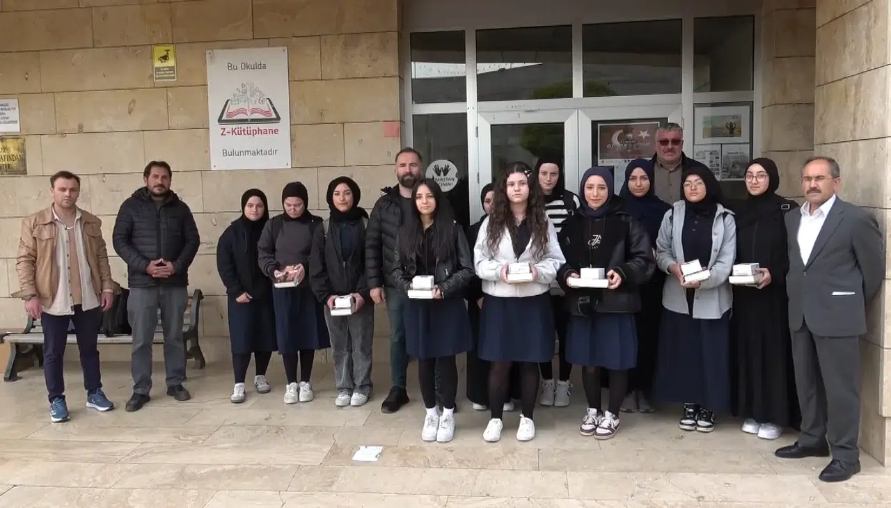 Gazze’ye duyarlılık gösteren Kelkitli öğrencilere anlamlı hediye