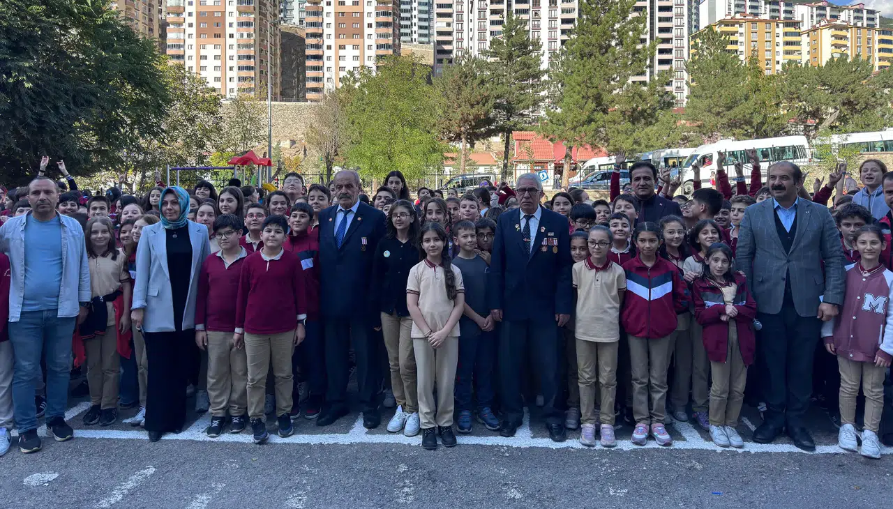 Dumlupınar Ortaokulu’nda “Vatan ve Kahramanlık Buluşmaları”